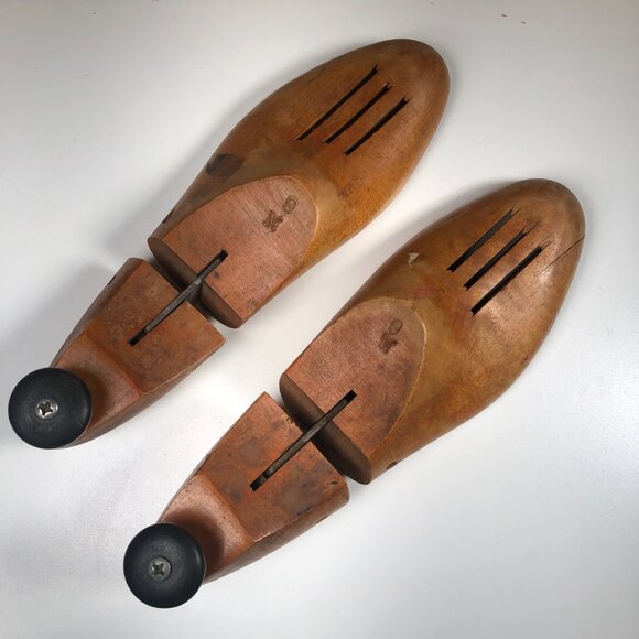 Vintage Solid Wood Shoe Trees Vented Heavy Quality Pair Size 9 M - Picture 6 of 8